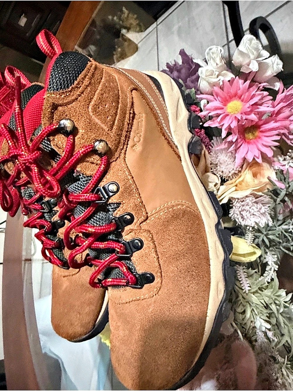 Columbia men’s Newton Ridge Plus Waterproof Amped Hiking Boot Brown & Red US 8